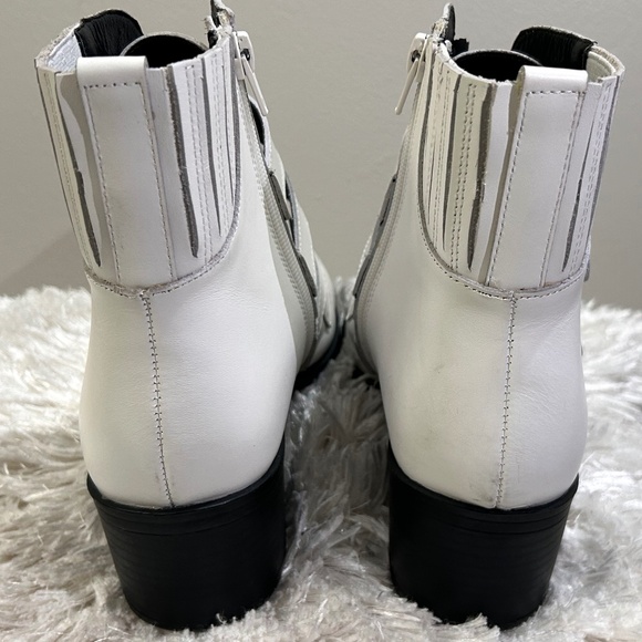 STEVE MADDEN -WHITE  BARK LOW HEEL WESTERN POINTED TOE ANKLE BOOTS - Picture 9 of 16